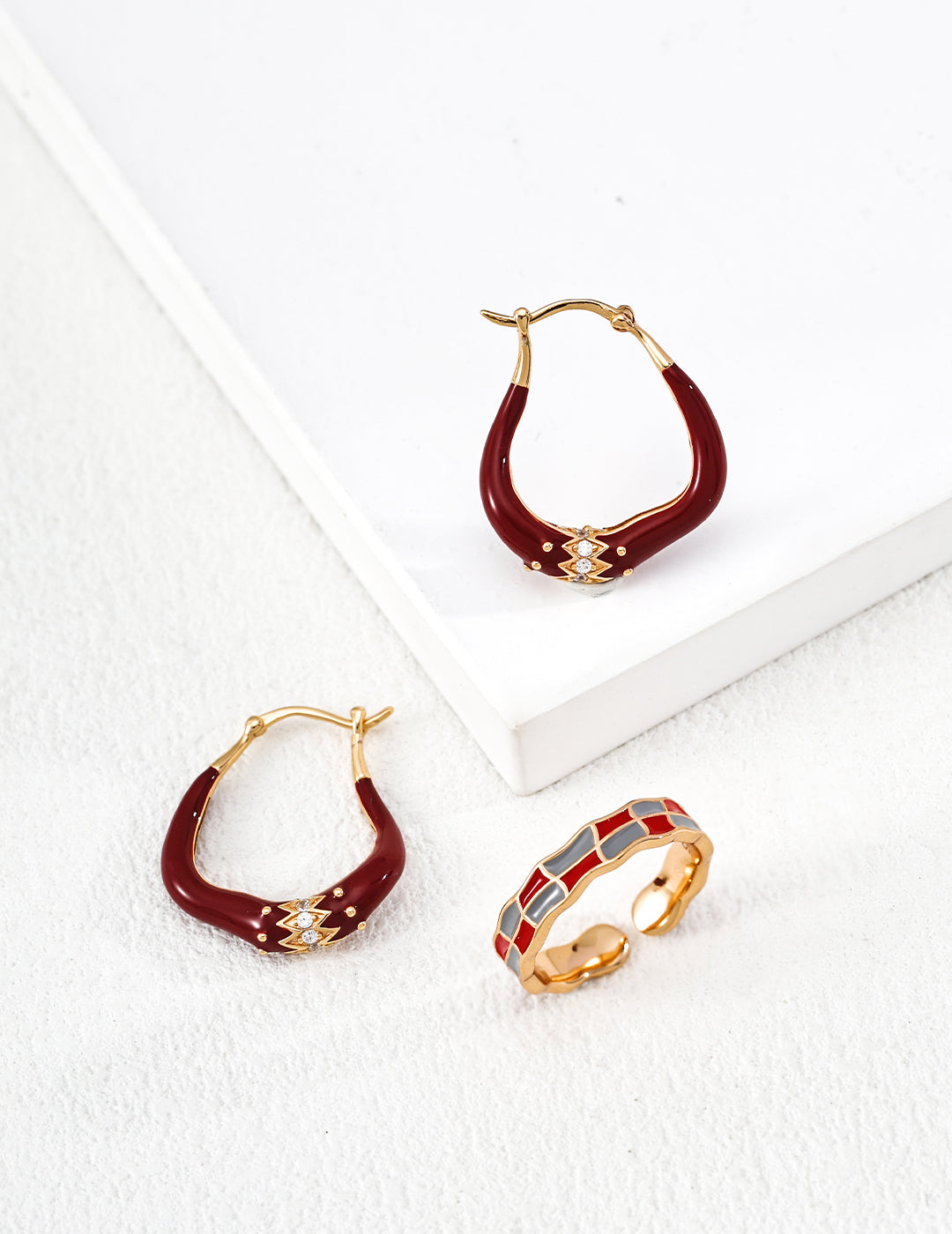 SENLORE Minimalist Dainty Red Enamel Earrings – Front View