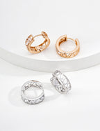 SENLORE Versatile Style Earrings – Detail Close-up