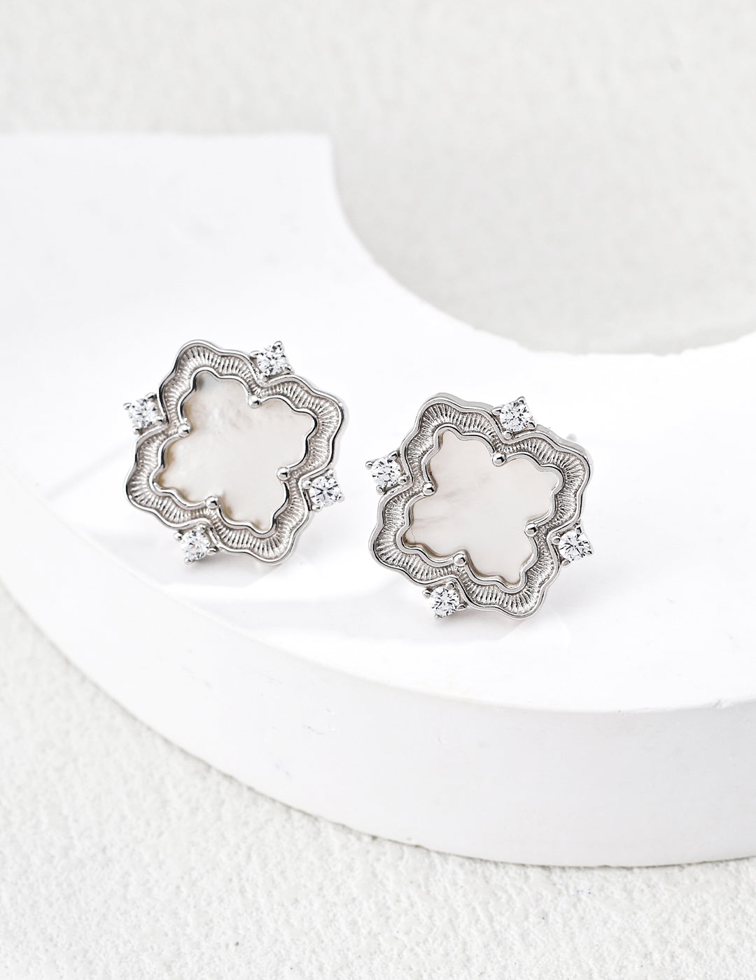 SENLORE Vintage Mother-of-Pearl Zircon Earrings – Side View