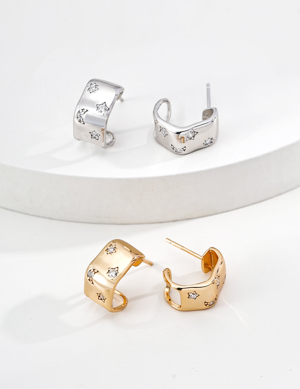 SENLORE Minimalist Zircon Earrings – Detail Close-up
