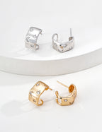 SENLORE Minimalist Zircon Earrings – Detail Close-up