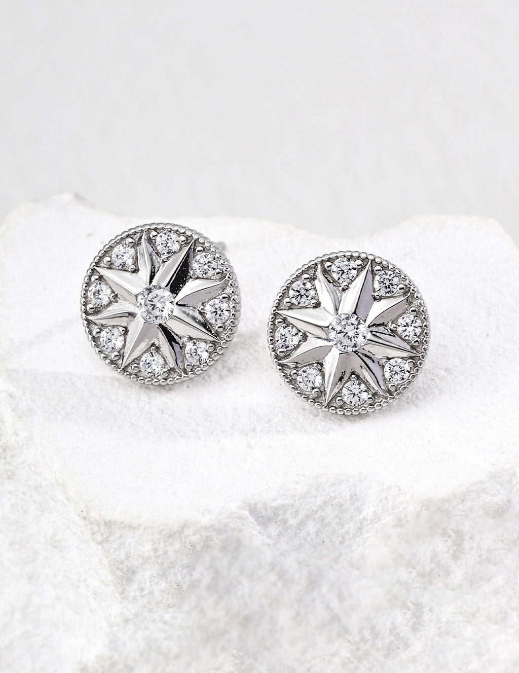 SENLORE Vintage Starburst Earrings – Side View