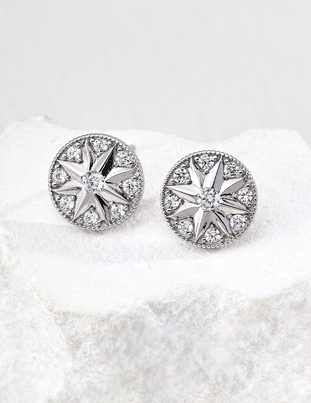 SENLORE Vintage Starburst Earrings – Side View