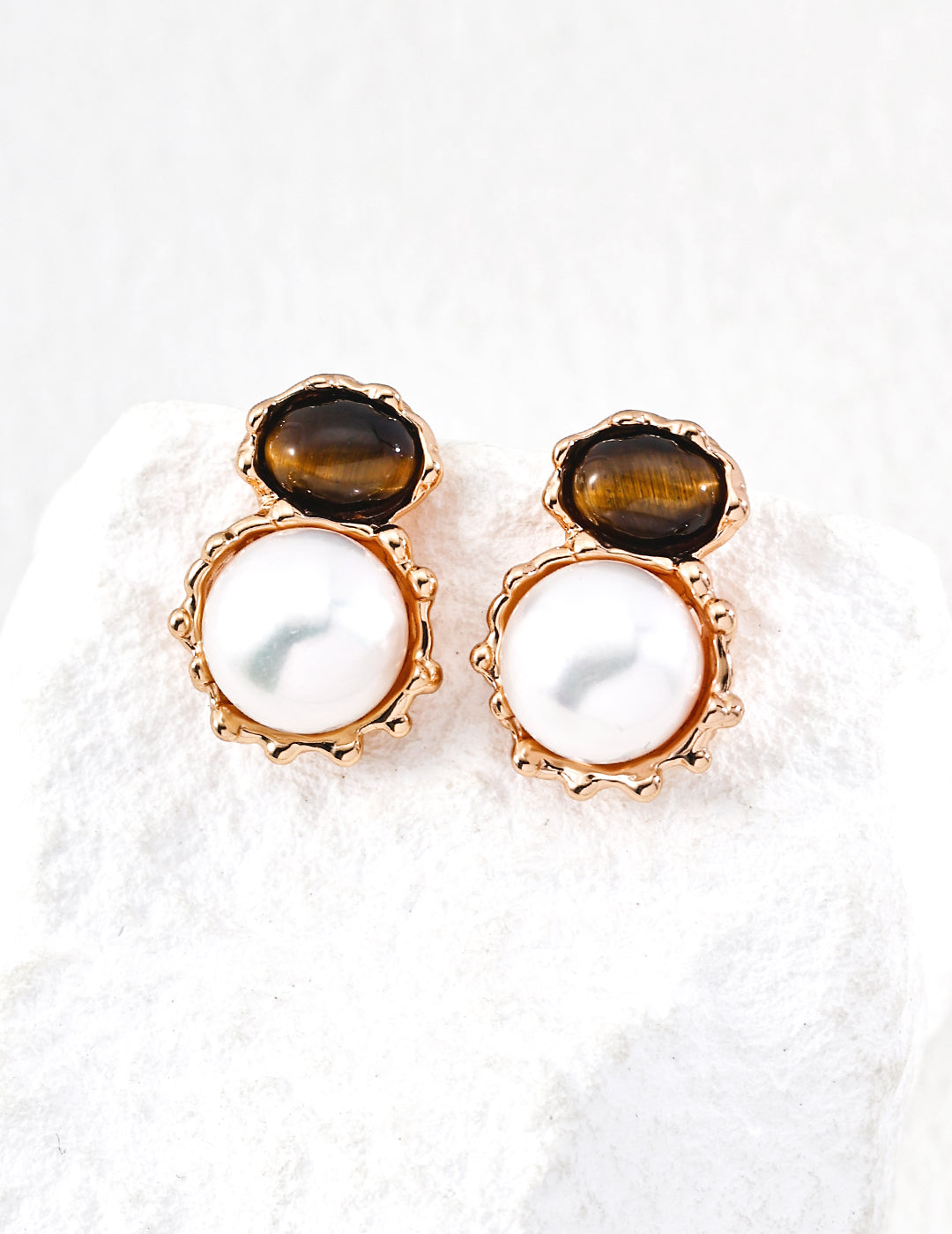 SENLORE Karst Pearl Earrings – Detail Close-up