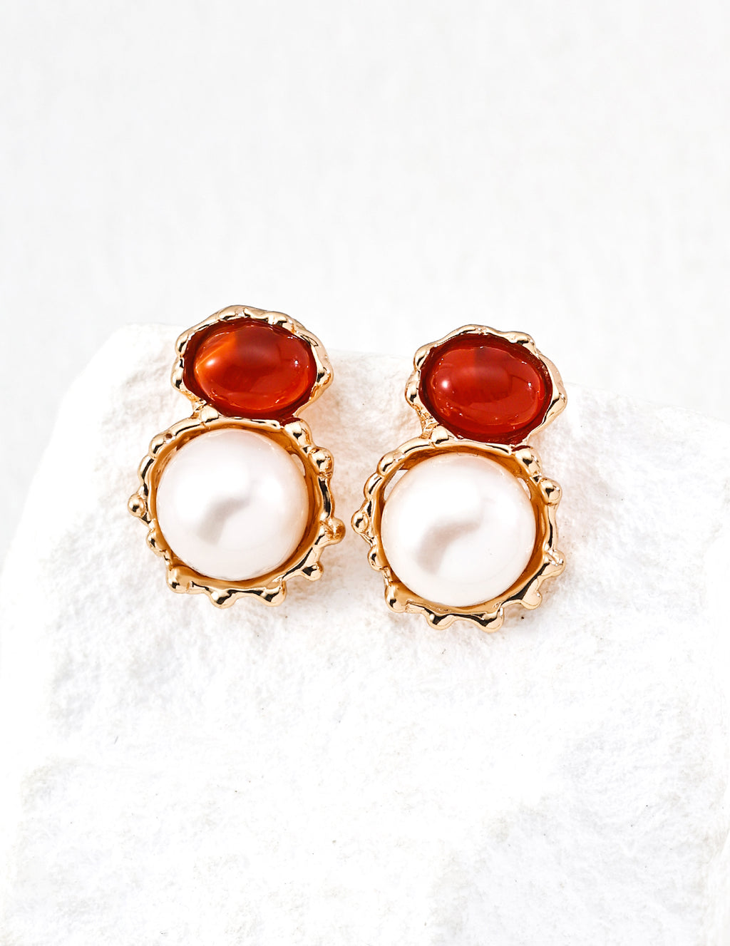 SENLORE Karst Pearl Earrings – Side View