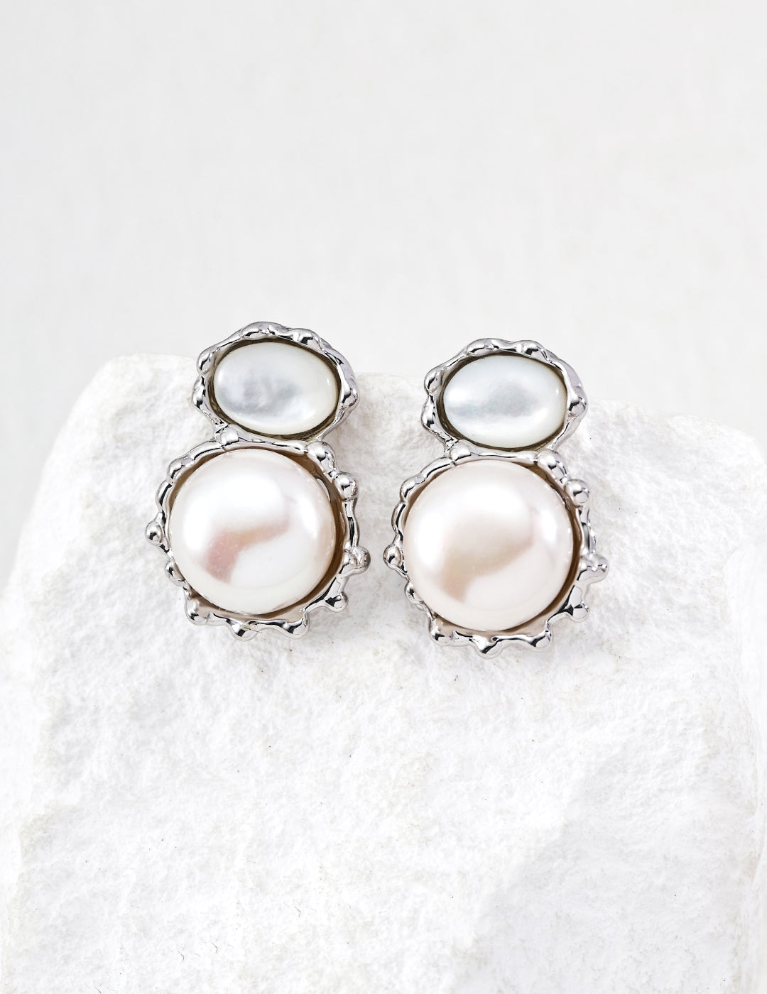 SENLORE Karst Pearl Earrings – Lifestyle Shot