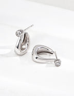 SENLORE Minimalist C-shaped Earrings – Side View