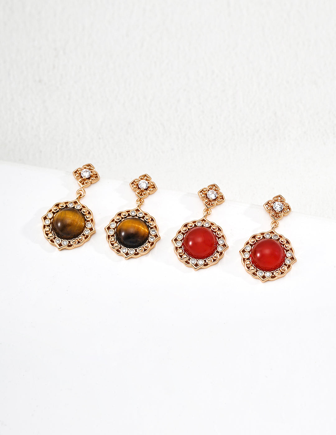 SENLORE Vintage Agate Tiger's Eye Earrings – Lifestyle Shot