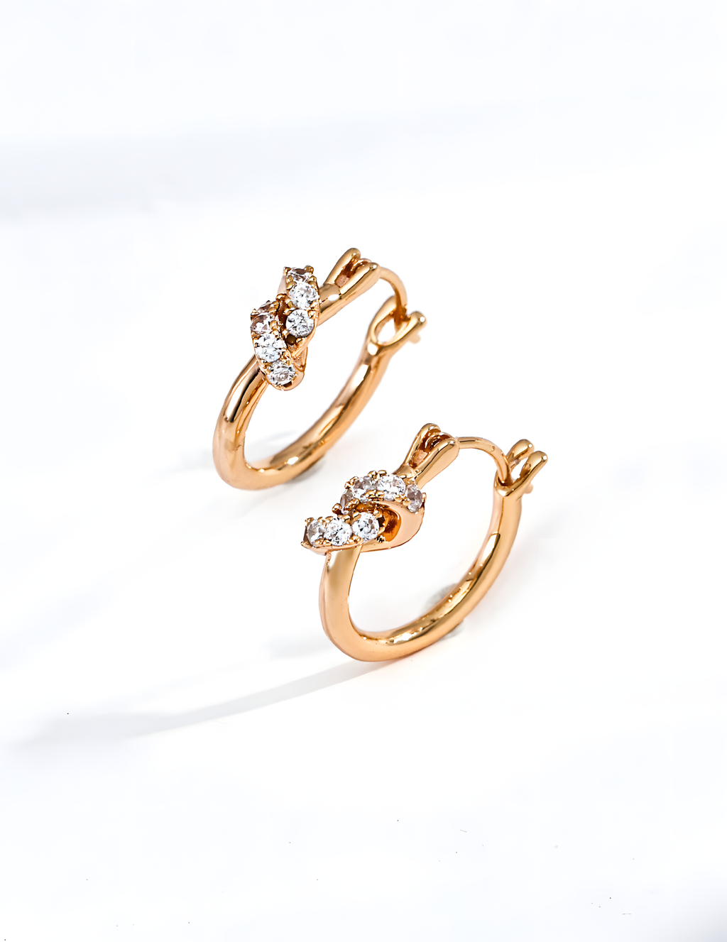 SENLORE Good Luck Minimalist Earrings – Detail Close-up
