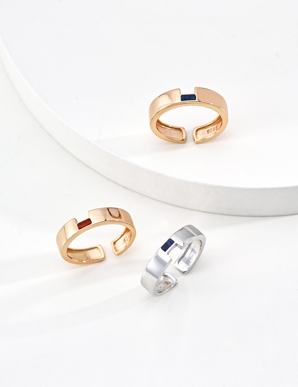 SENLORE Color Block Earrings – Lifestyle Shot