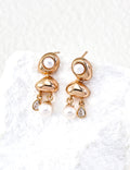 SENLORE Teardrop Pearl Earrings – Detail Close-up