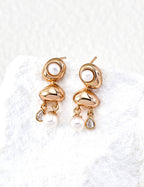 SENLORE Teardrop Pearl Earrings – Detail Close-up