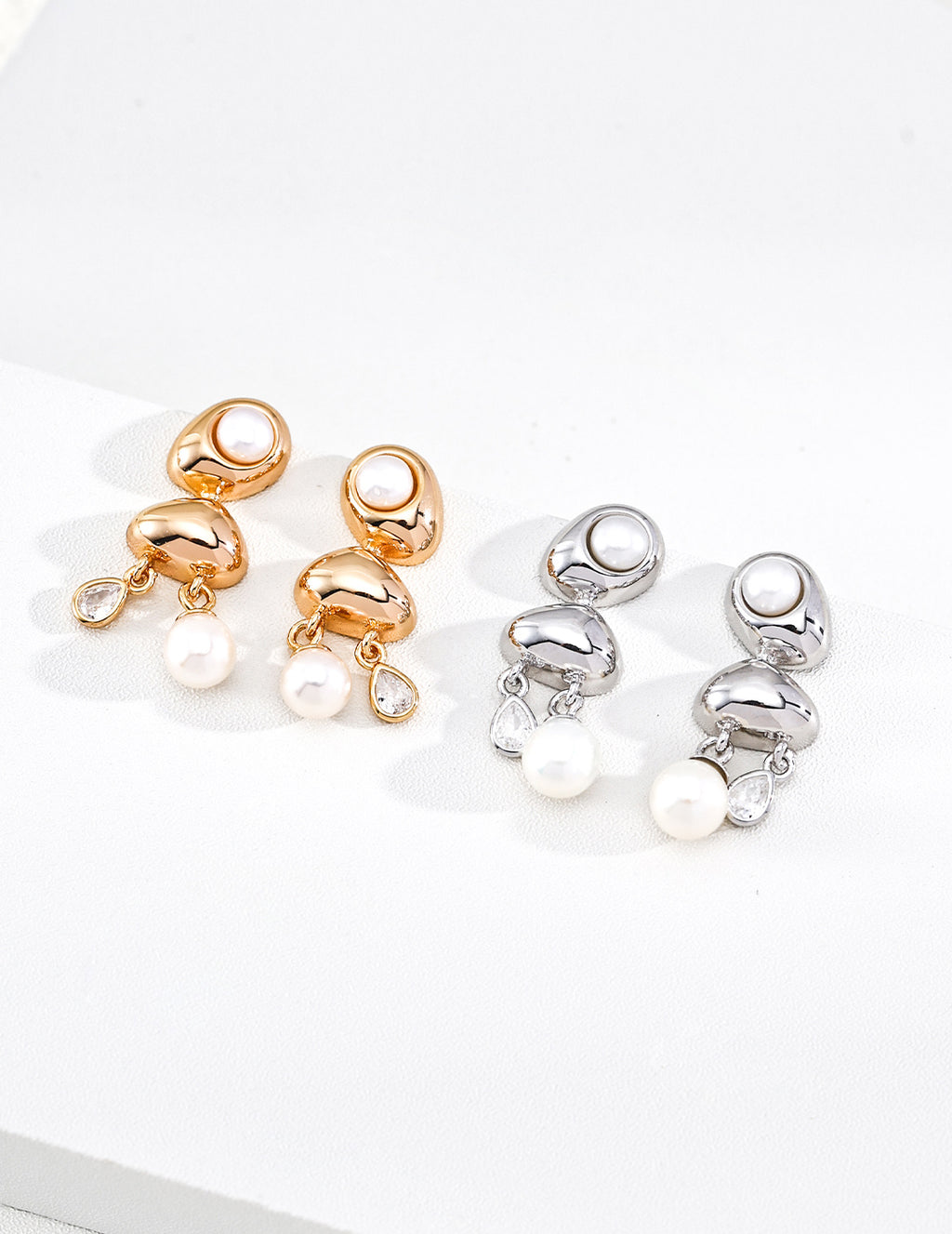 SENLORE Teardrop Pearl Earrings – Lifestyle Shot