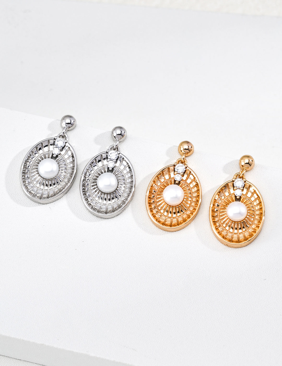 SENLORE Lucky Compass Stud Earrings – Front View