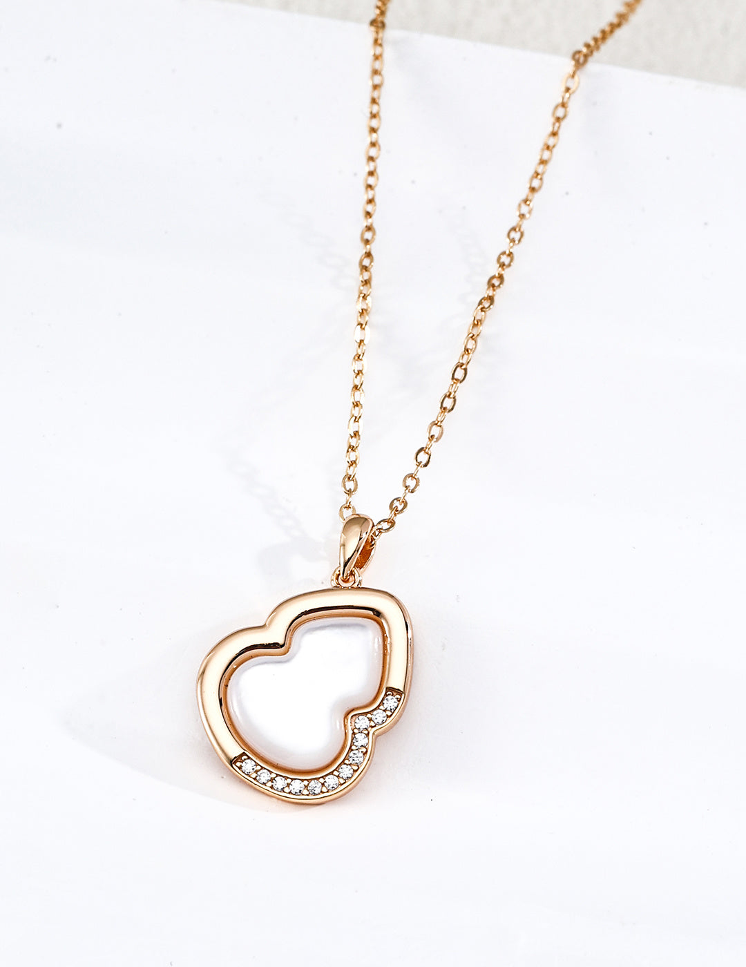 SENLORE Fulu Blessing Necklace – Detail Close-up