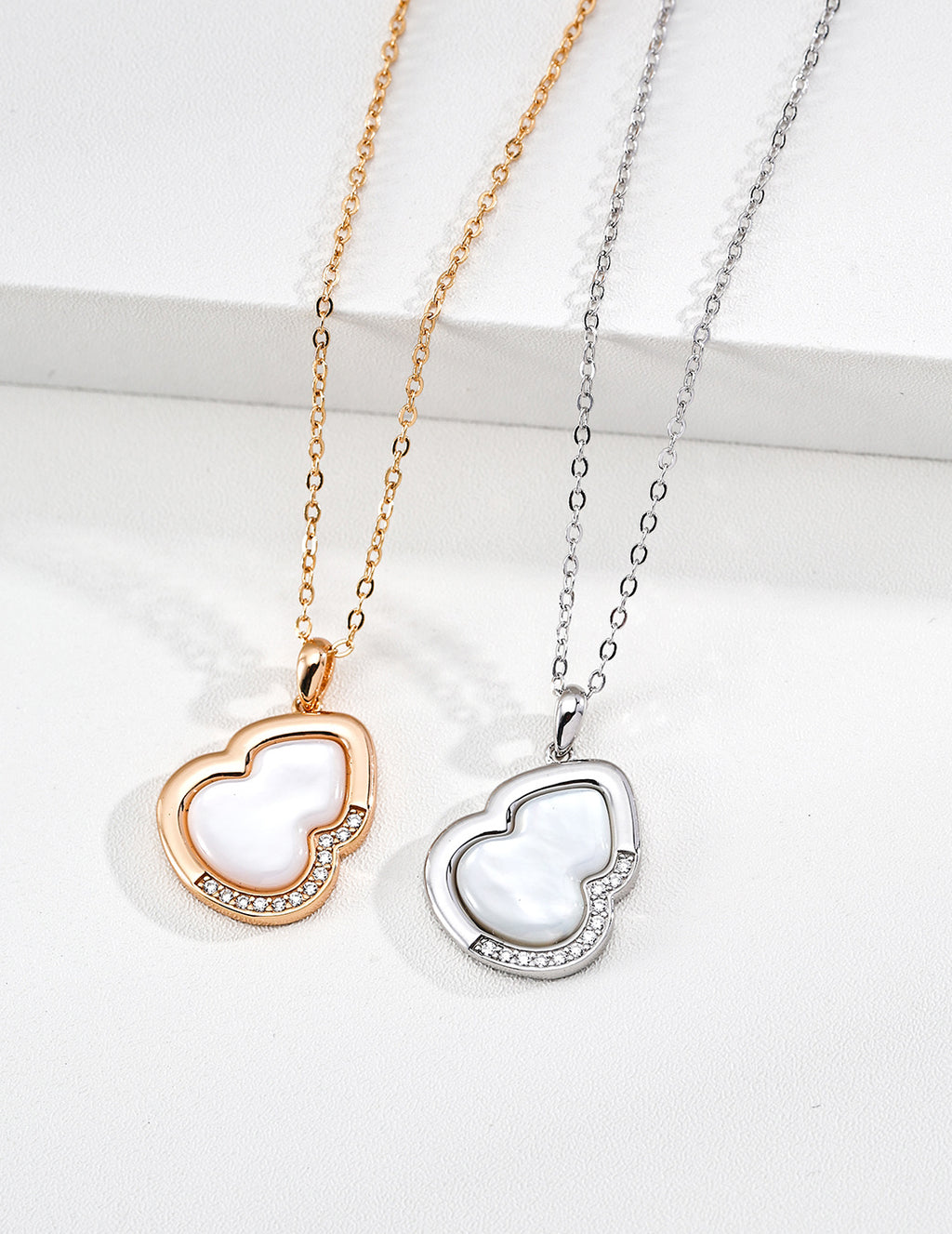 SENLORE Fulu Blessing Necklace – Lifestyle Shot