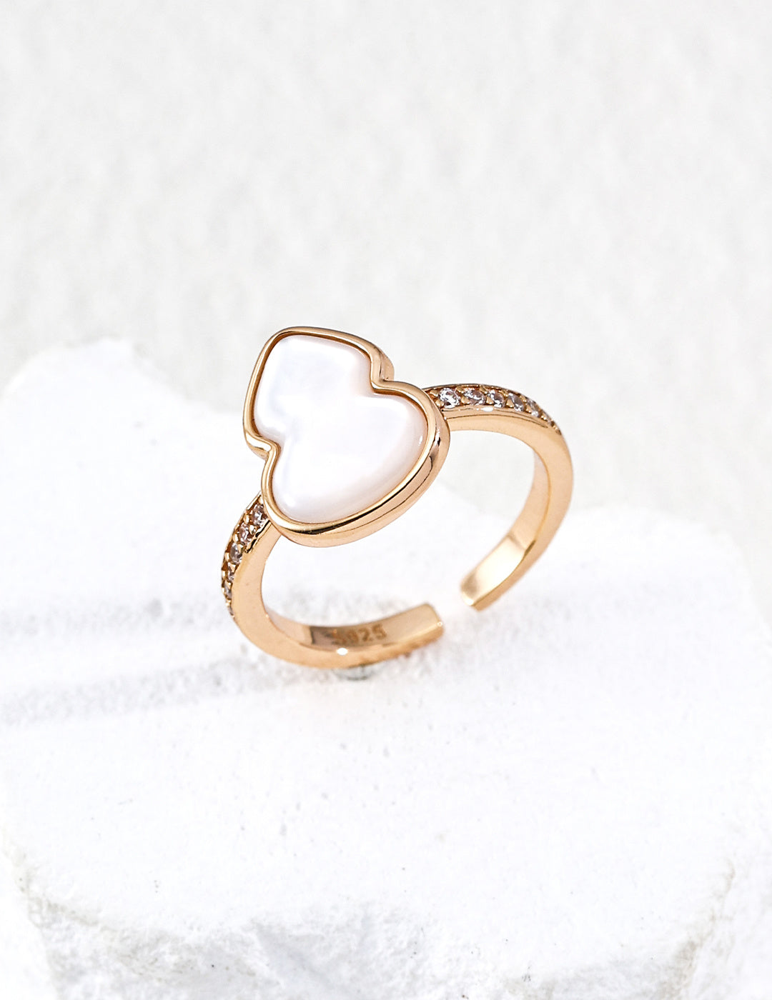 SENLORE Fulu Auspicious Ring – Detail Close-up