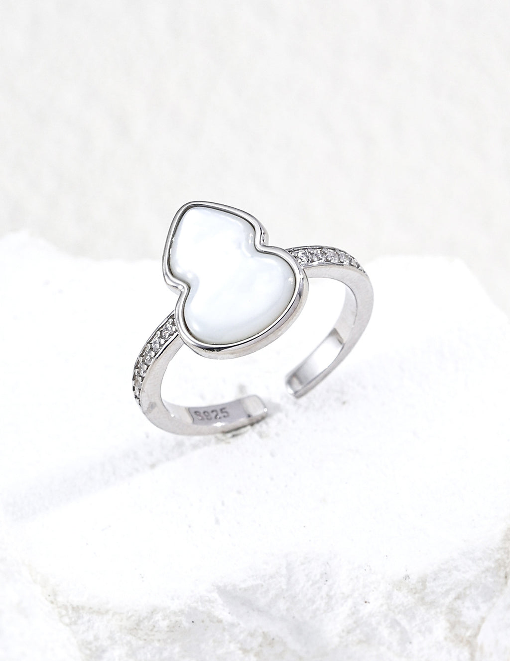 SENLORE Fulu Auspicious Ring – Side View