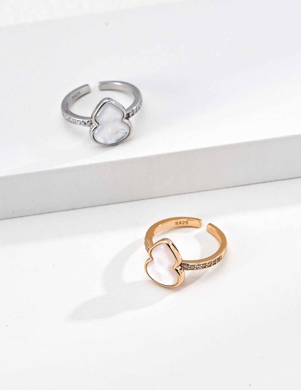 SENLORE Fulu Auspicious Ring – Lifestyle Shot