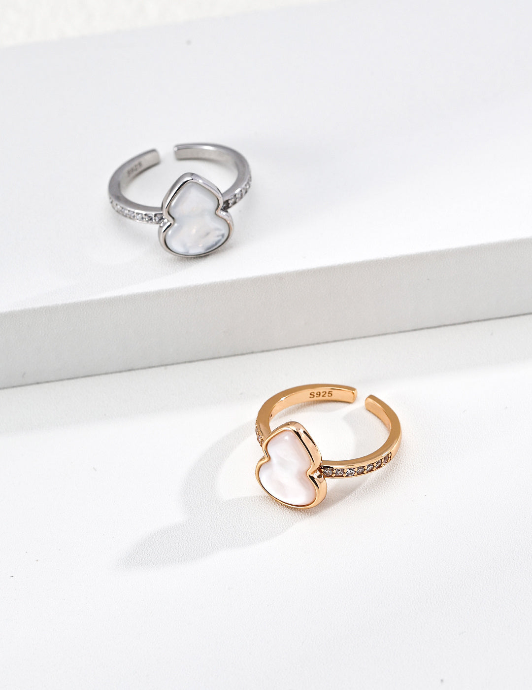 SENLORE Fulu Auspicious Ring – Lifestyle Shot