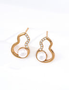 SENLORE Fumanlu Pearl Earrings – Detail Close-up