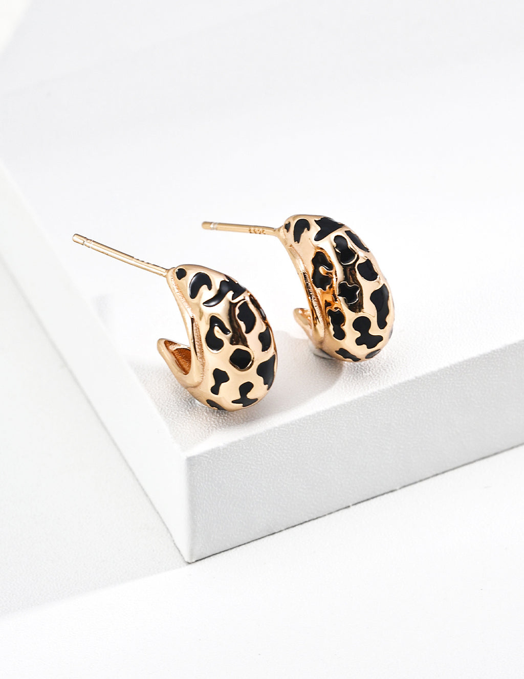 SENLORE Leopard Enamel Earrings – Front View