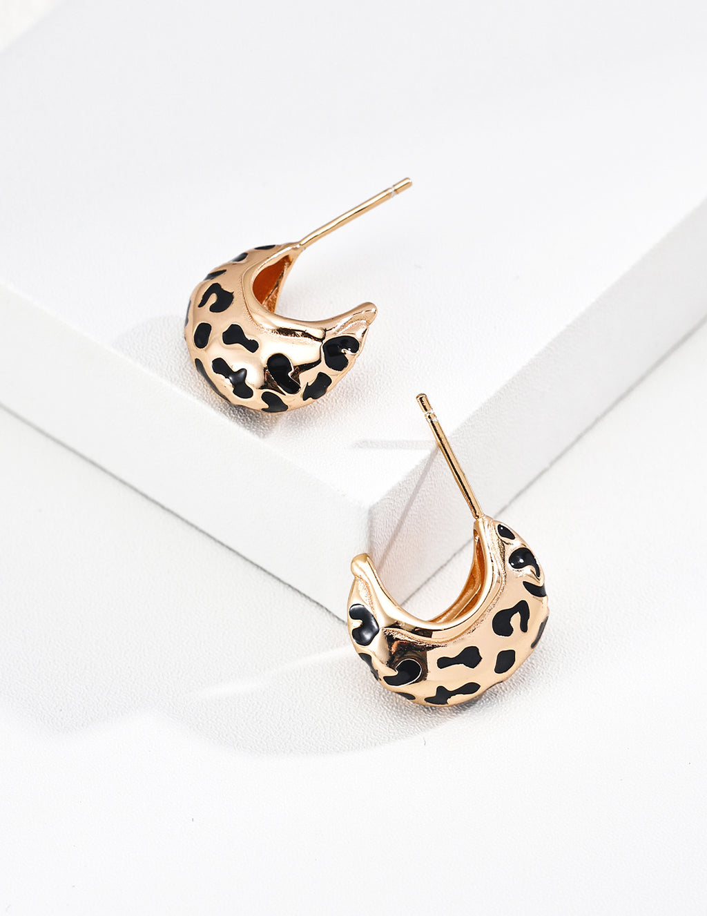 SENLORE Leopard Enamel Earrings – Side View
