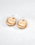 SENLORE Minimalist Pearl Earrings – Detail Close-up
