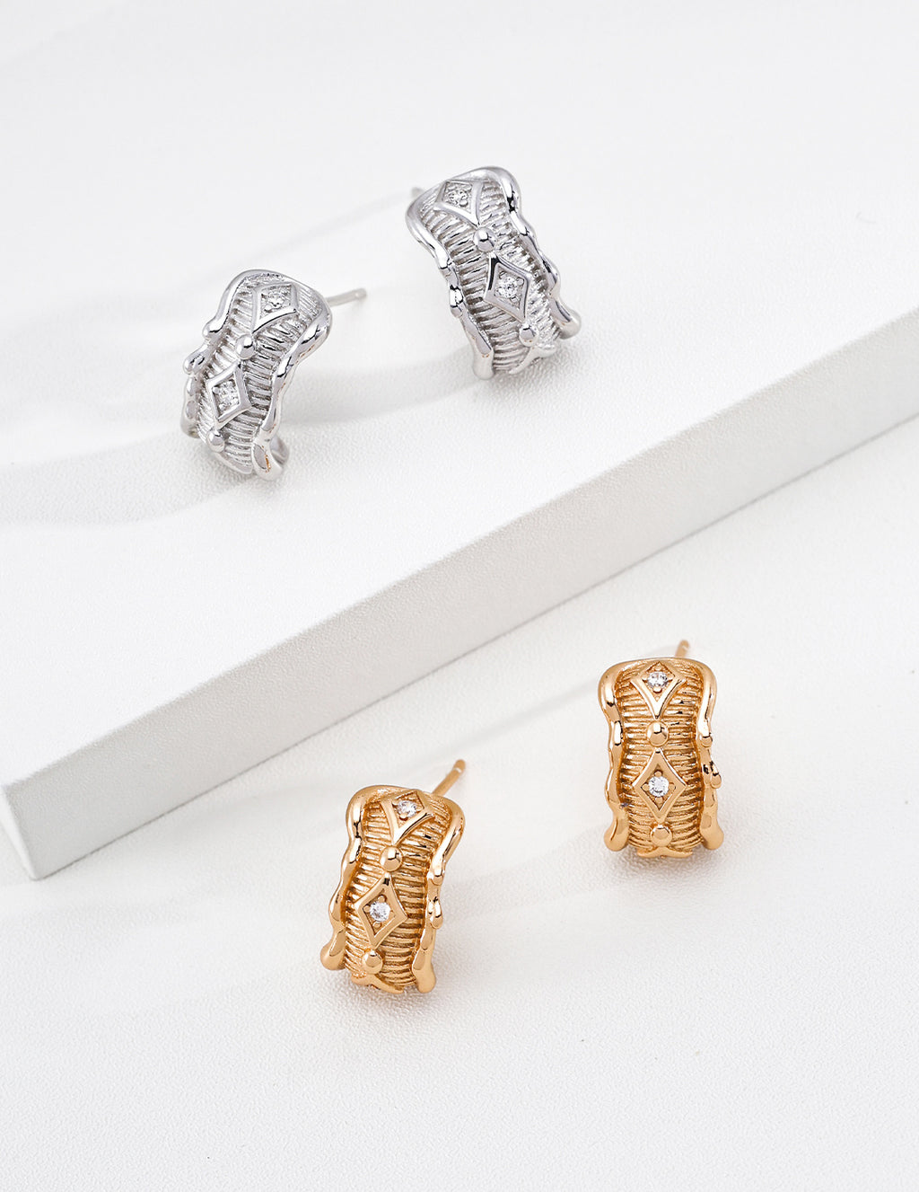 SENLORE Fluid Vintage Earrings – Front View