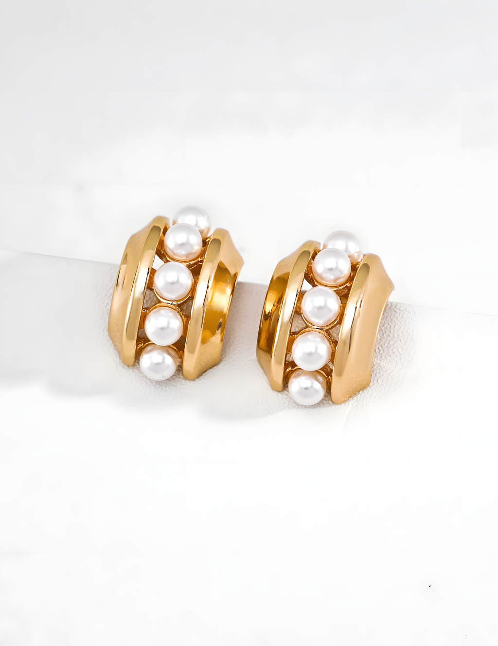 SENLORE Fashion Shell Pearl Earrings – Detail Close-up