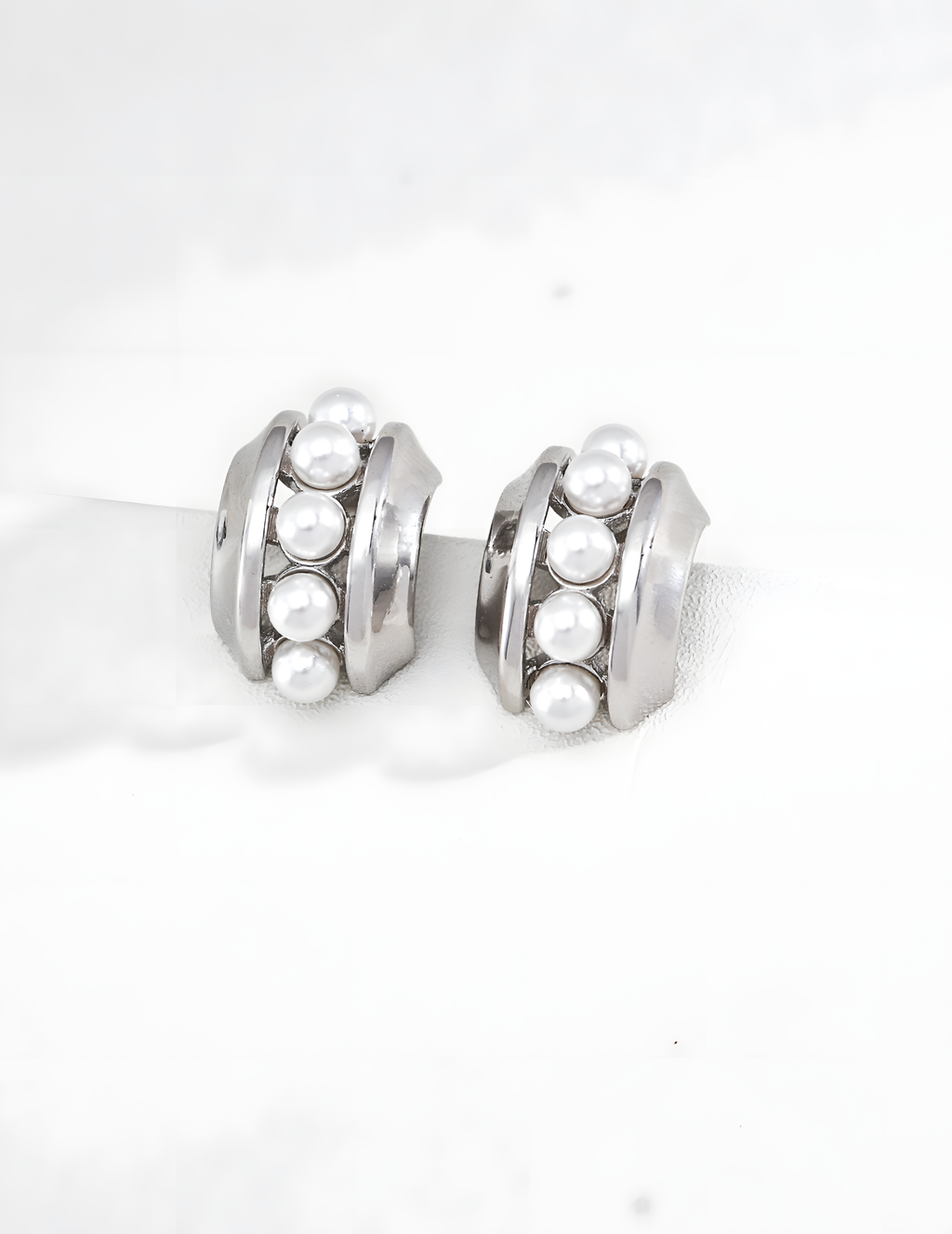SENLORE Fashion Shell Pearl Earrings – Side View