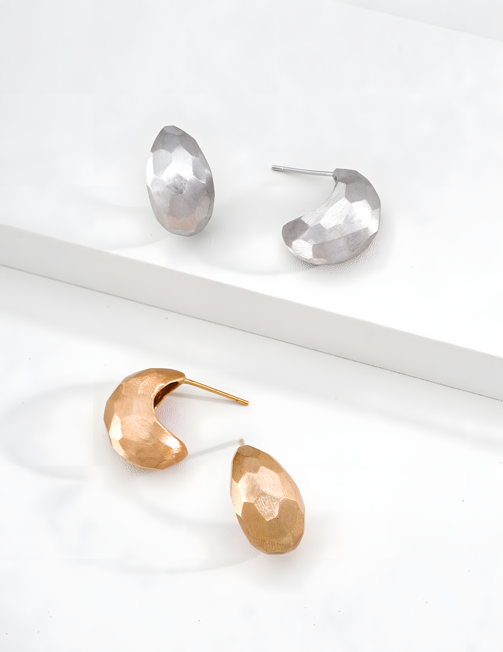 SENLORE Design Sense Minimalist Earrings – Front View