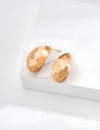 SENLORE Design Sense Minimalist Earrings – Detail Close-up