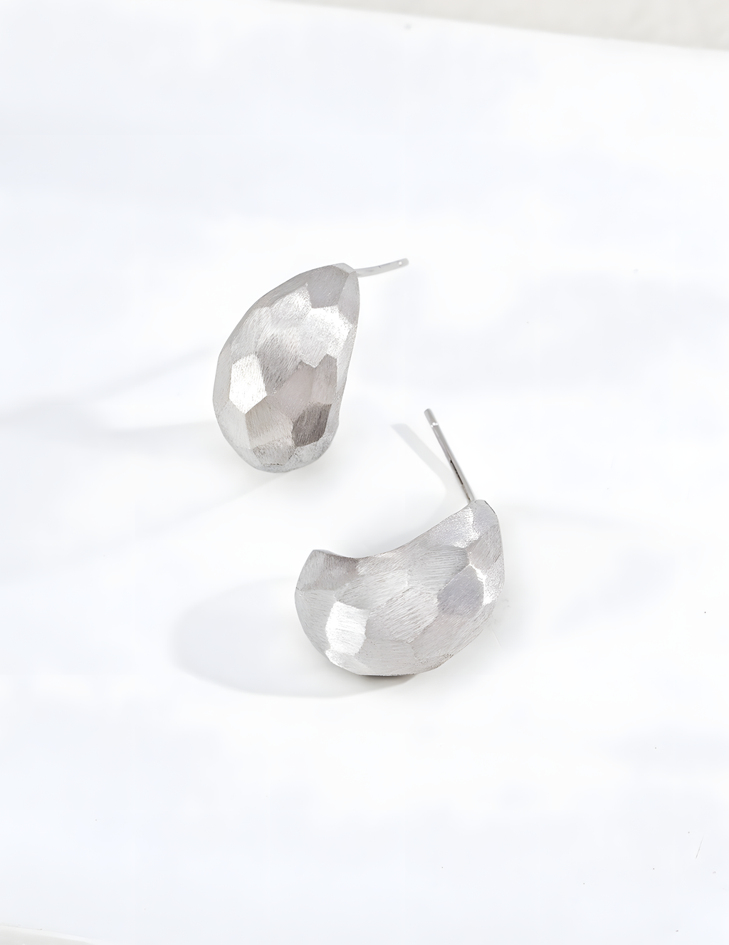 SENLORE Design Sense Minimalist Earrings – Side View