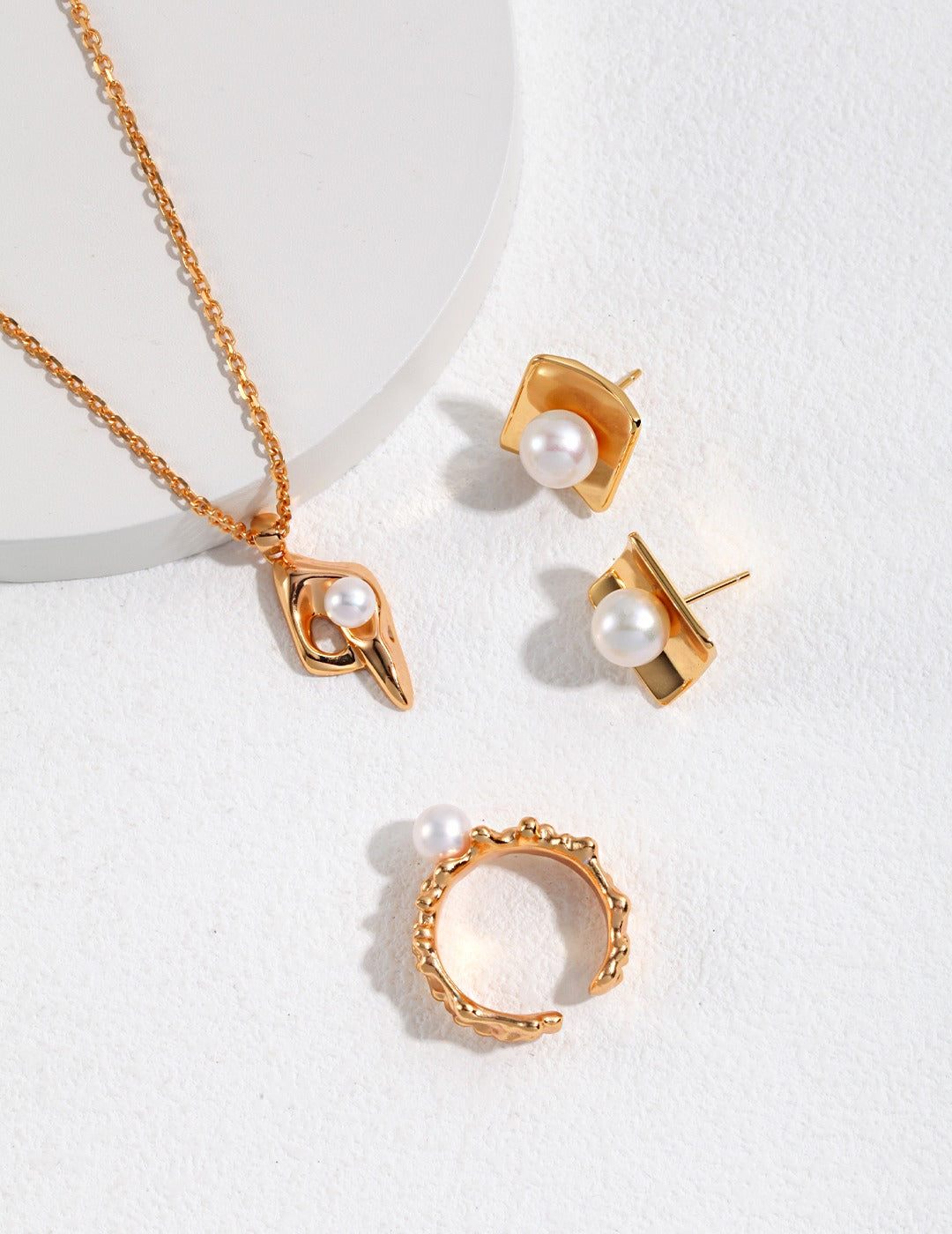 Square Pearl Stud Earrings — 18K Gold Vermeil, natural freshwater pearl | SENLORE