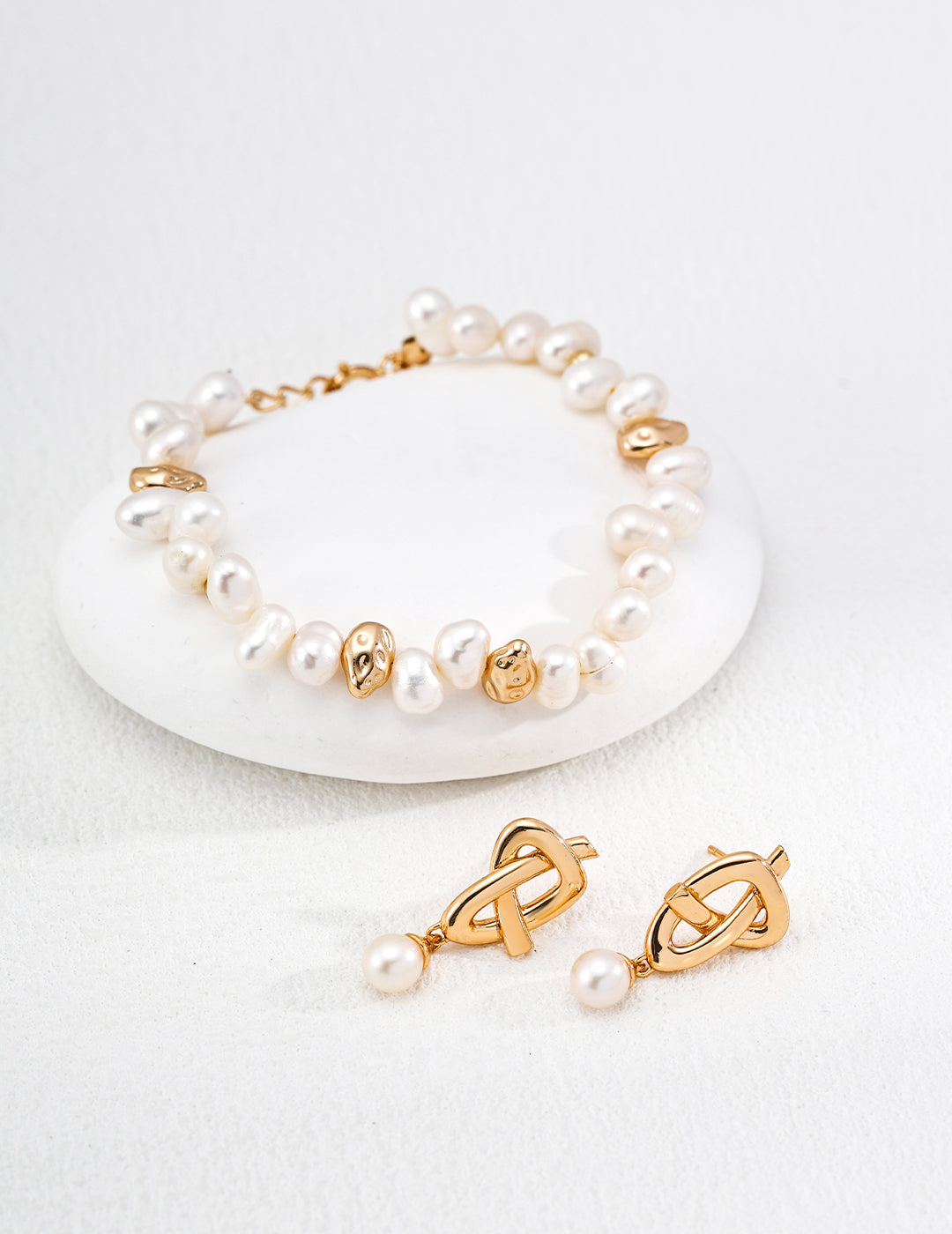 Simple Pearl Earrings — Sterling Silver, 18K Gold Vermeil, natural freshwater pearl | SENLORE