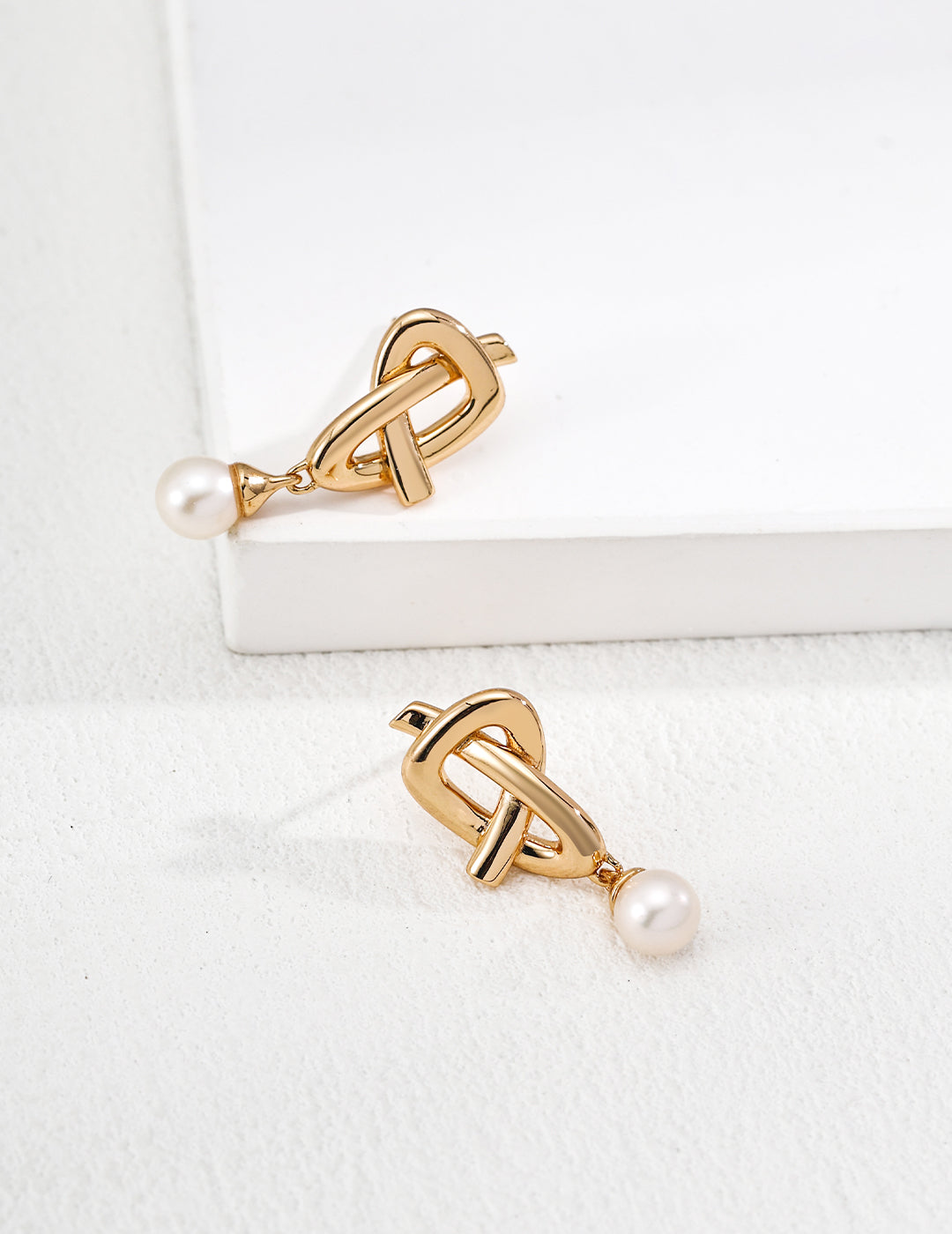 Simple Pearl Earrings — Sterling Silver, 18K Gold Vermeil, natural freshwater pearl | SENLORE