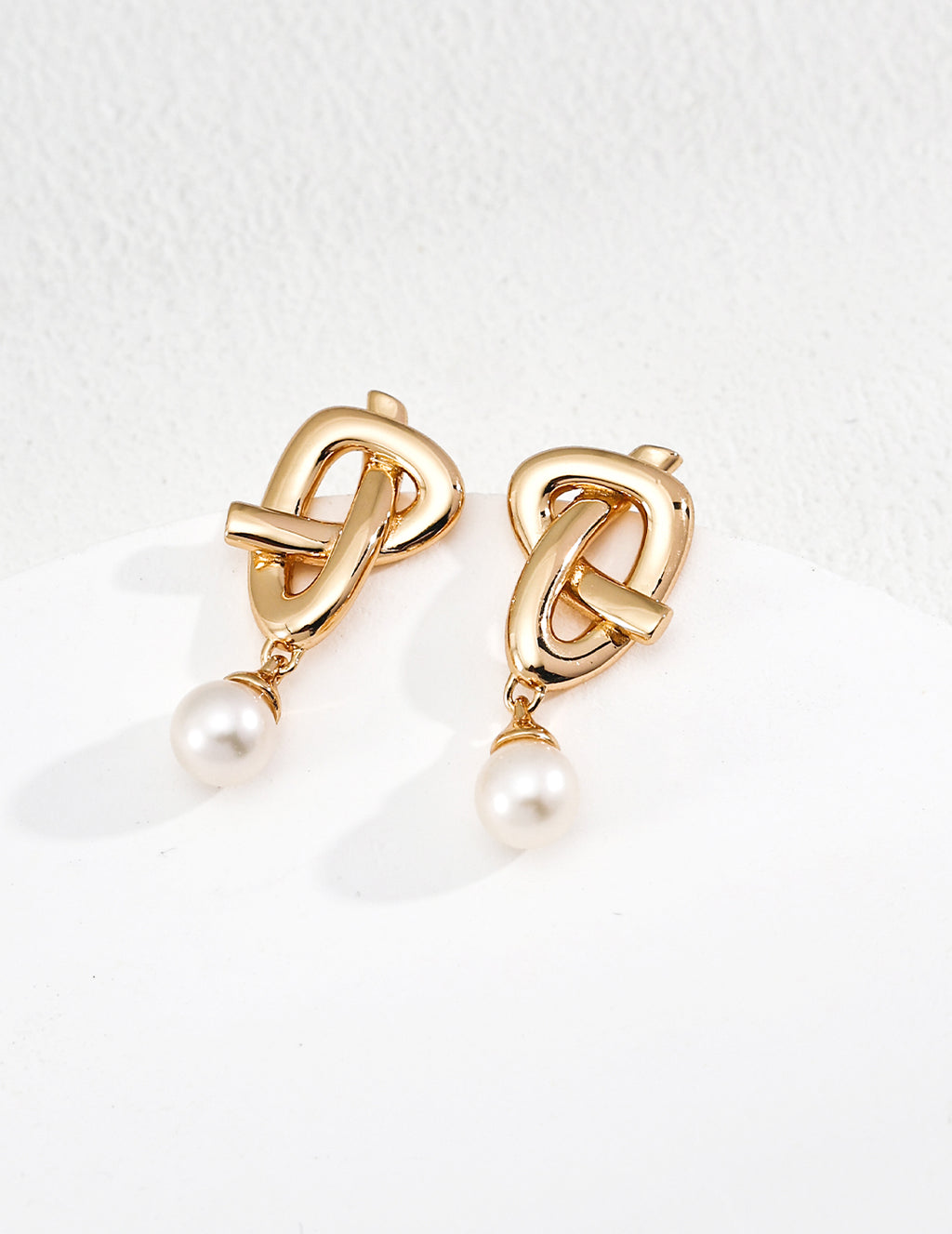 Simple Pearl Earrings — Sterling Silver, 18K Gold Vermeil, natural freshwater pearl | SENLORE