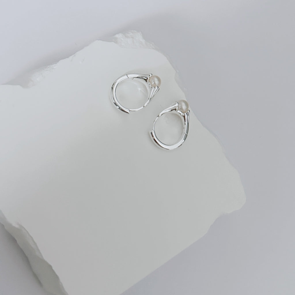 Versatile Pearl Hoop Earrings — Pearl & Sterling Silver | SENLORE