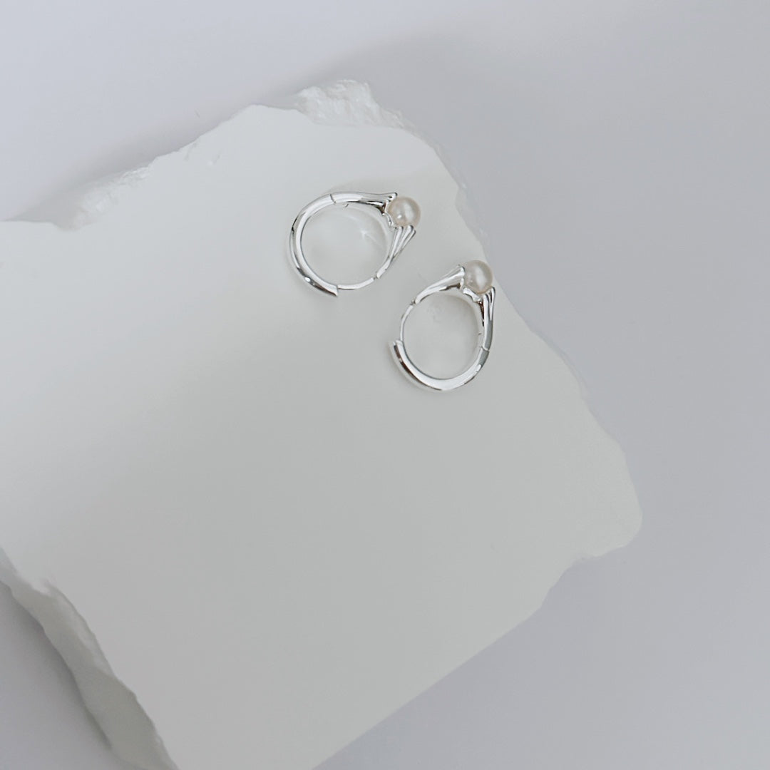 Versatile Pearl Hoop Earrings — Pearl & Sterling Silver | SENLORE