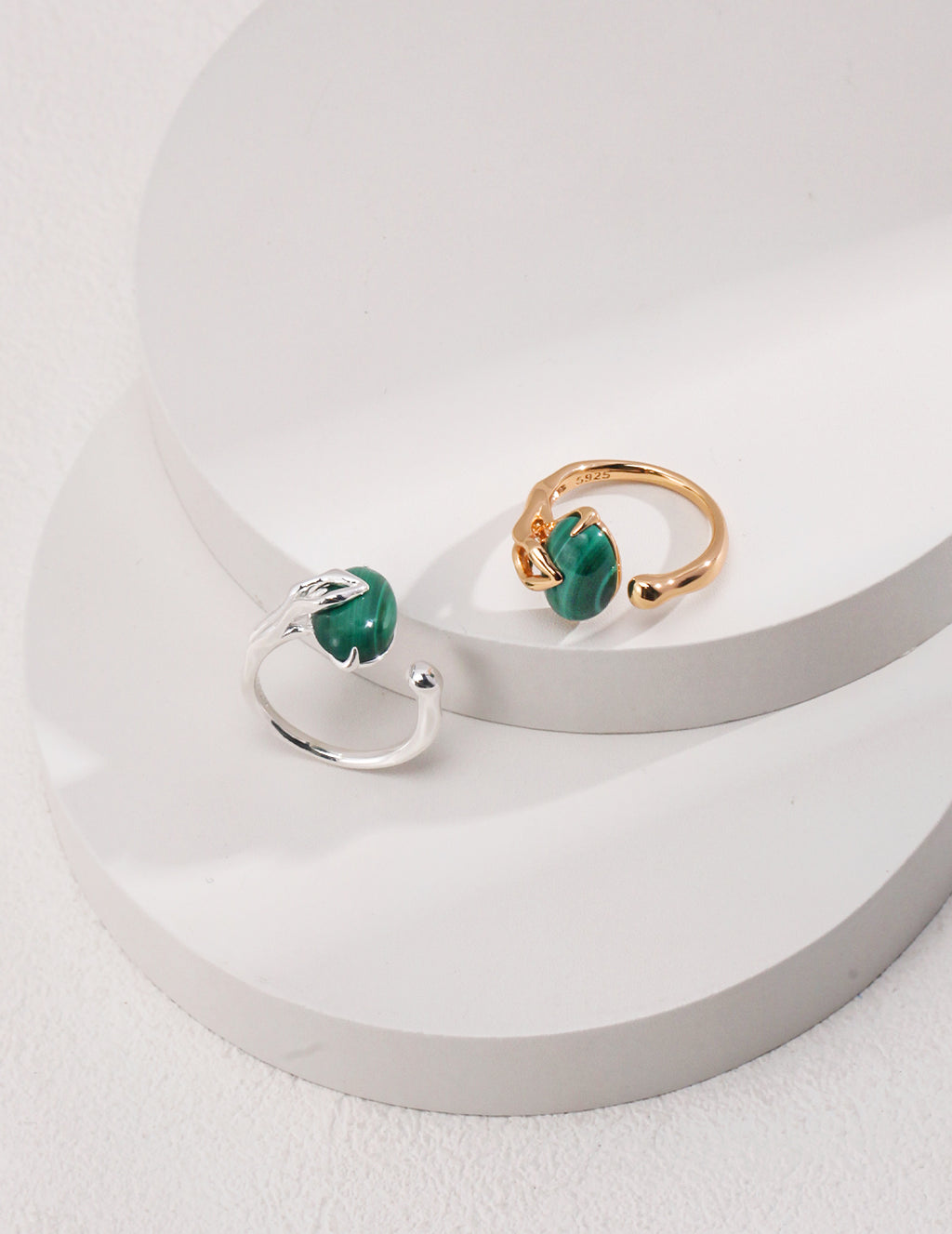 SENLORE Sterling Silver Ring – Lifestyle Shot