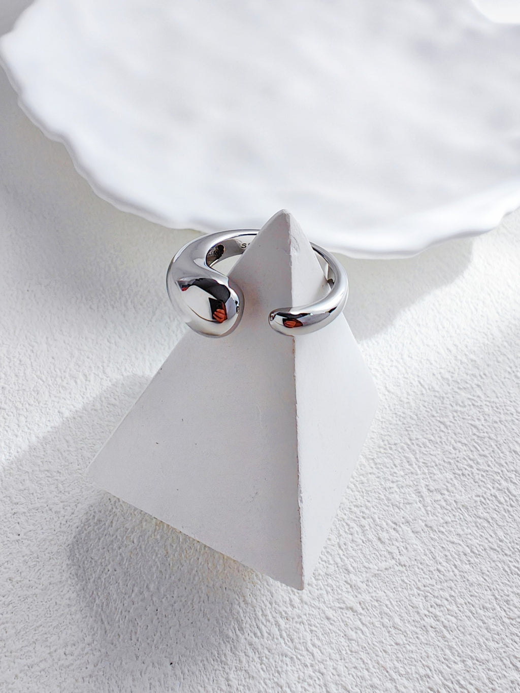 Asymmetric Lava-Texture Ring — 18K Gold Vermeil & Sterling Silver | SENLORE