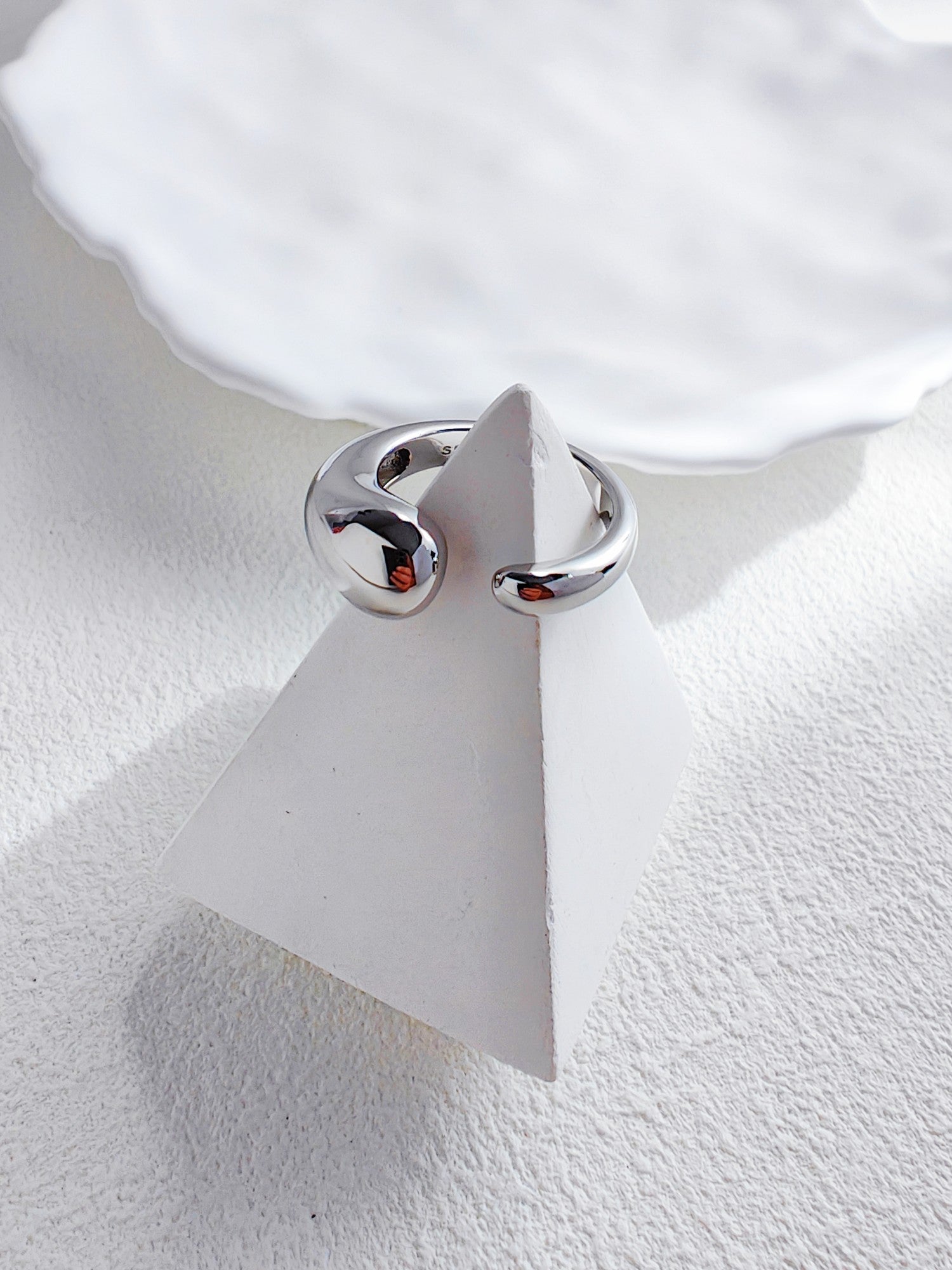 Asymmetric Lava-Texture Ring — 18K Gold Vermeil & Sterling Silver | SENLORE
