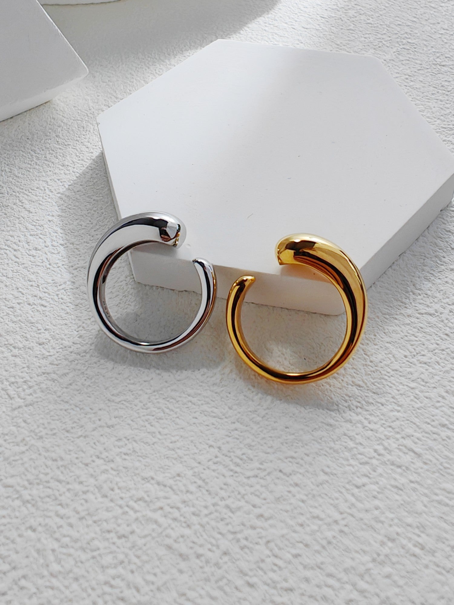 Asymmetric Lava-Texture Ring — 18K Gold Vermeil & Sterling Silver | SENLORE
