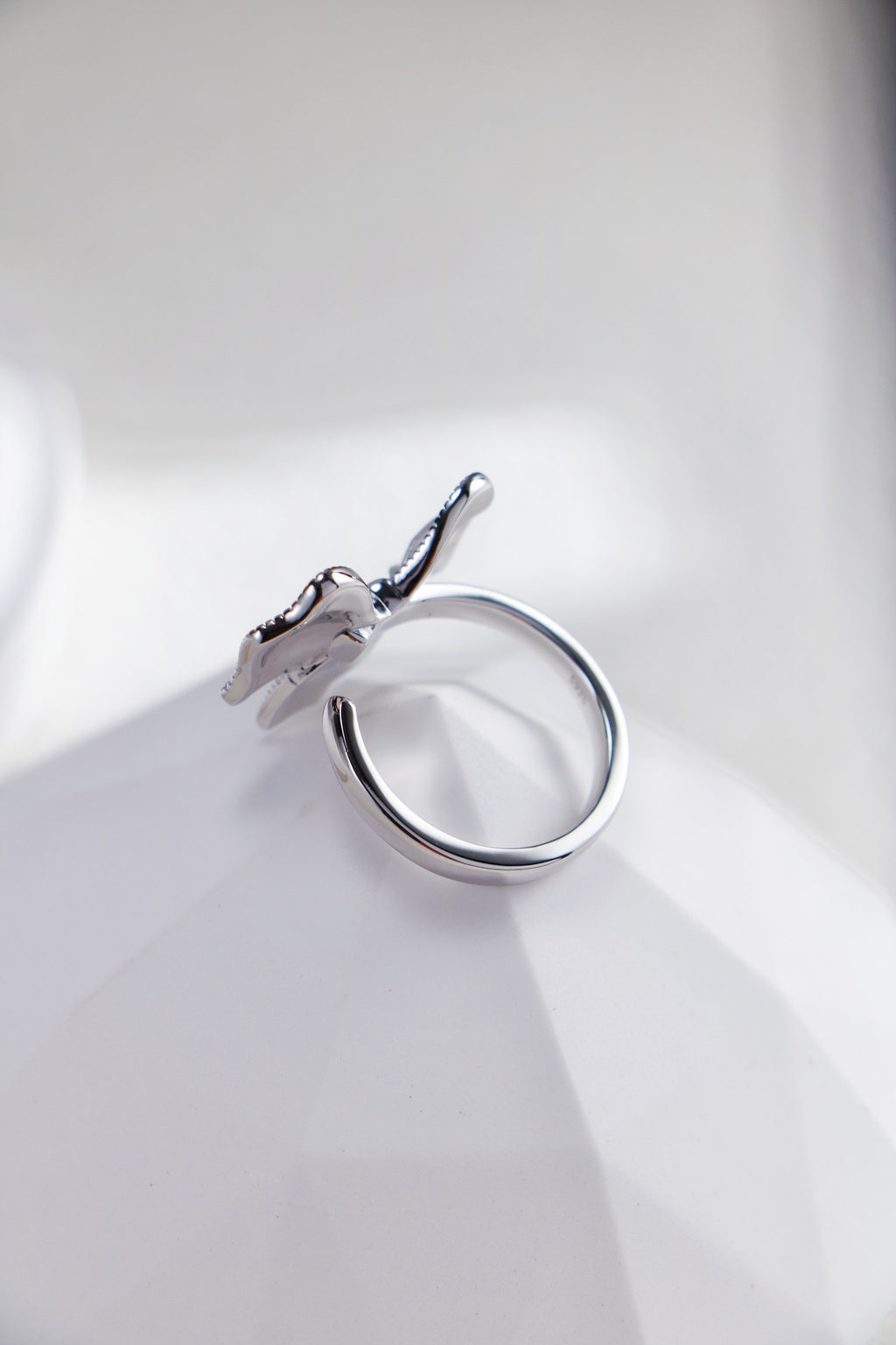 Bow-Knot Ring — 18K Gold Vermeil & Sterling Silver | SENLORE