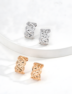 SENLORE Chinese Totem Ring – Lifestyle Shot