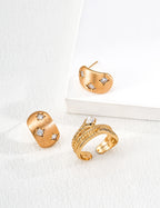 SENLORE Vintage Zircon Ring – Lifestyle Shot