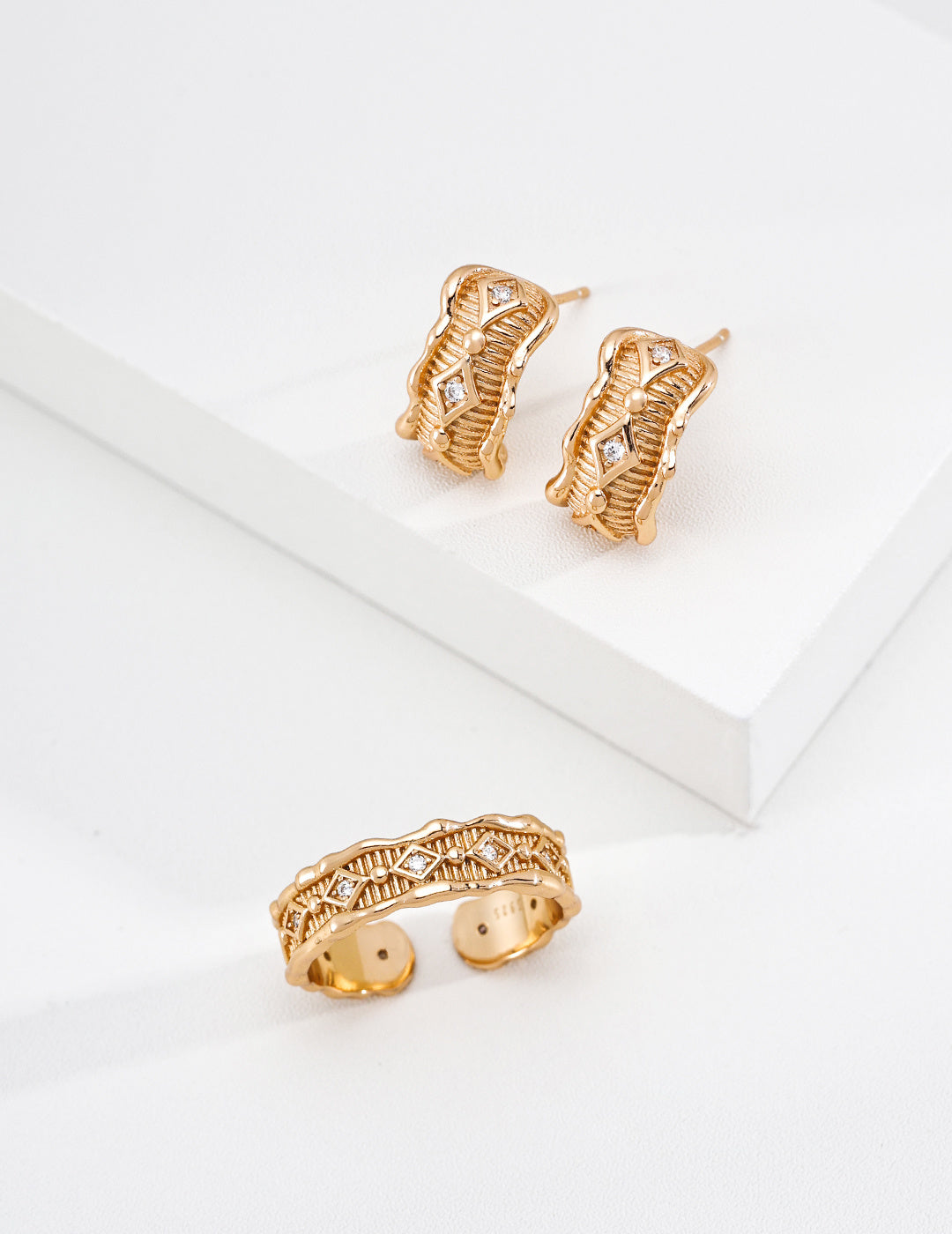SENLORE Fluid Pearl Ring – Front View