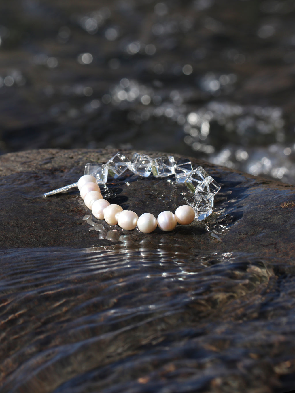 Sugar-Cube White Crystal Pearl Bracelet — freshwater pearl & white crystal rhombus cube & S925 Sterling Silver | SENLORE
