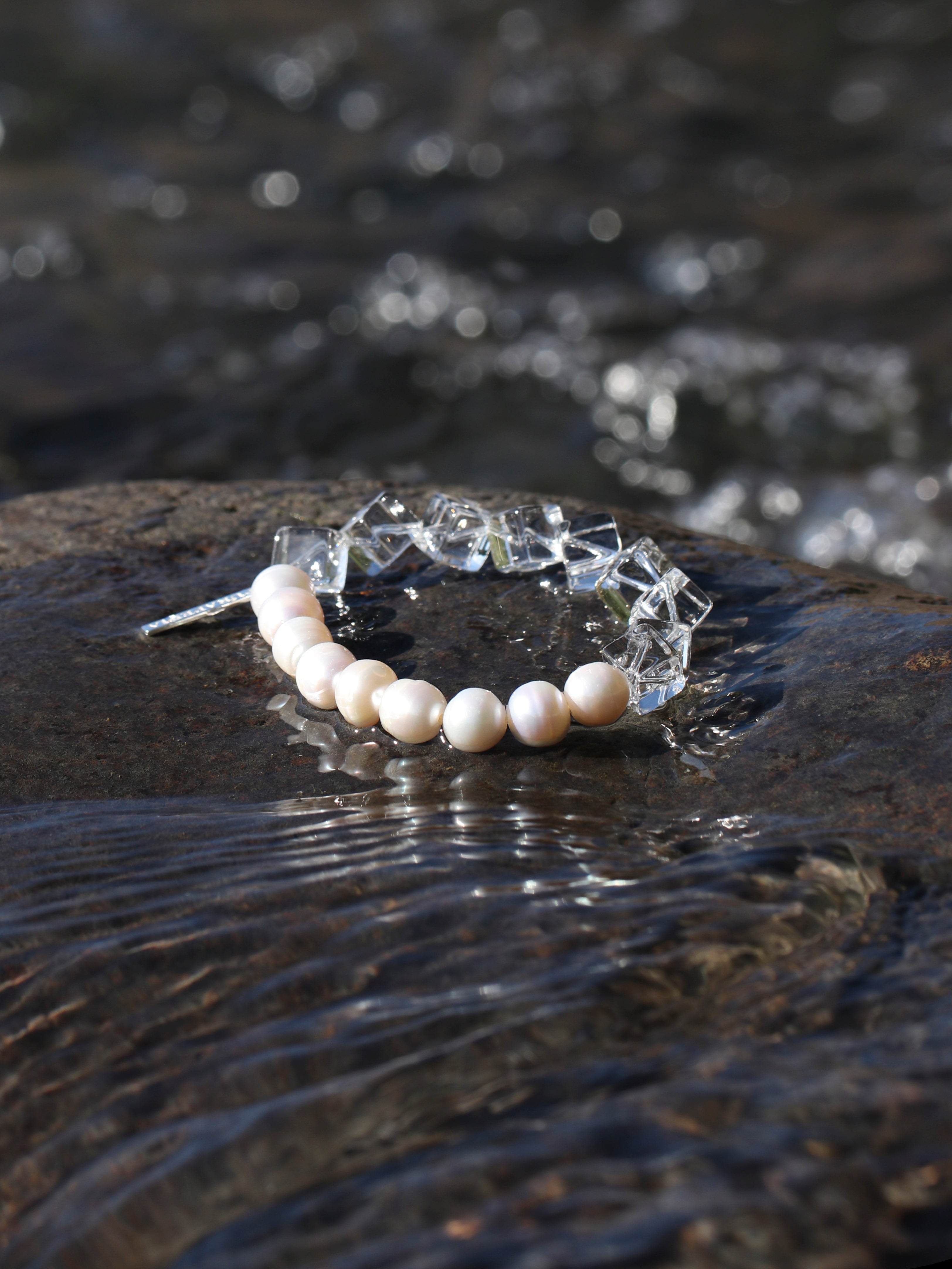 Sugar-Cube White Crystal Pearl Bracelet — freshwater pearl & white crystal rhombus cube & S925 Sterling Silver | SENLORE